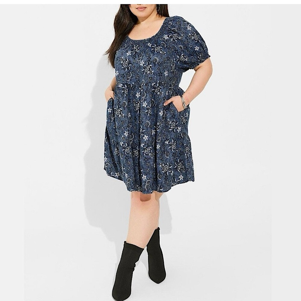 Torrid Blue Floral Print Chambray Smocked Short Puff Sleeve Tiered Skirt